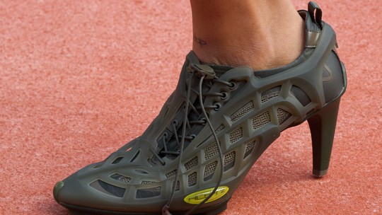 Os sapatos polêmicos que dominaram a Semana de Moda de Paris