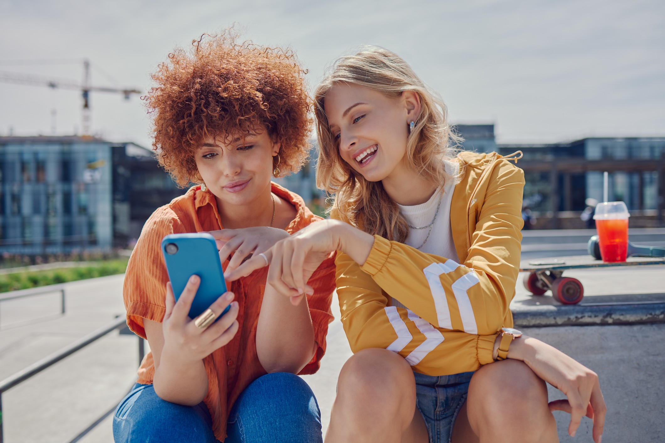 Você é a amiga 'extra' do grupo? Estes são os sinais de que talvez sim