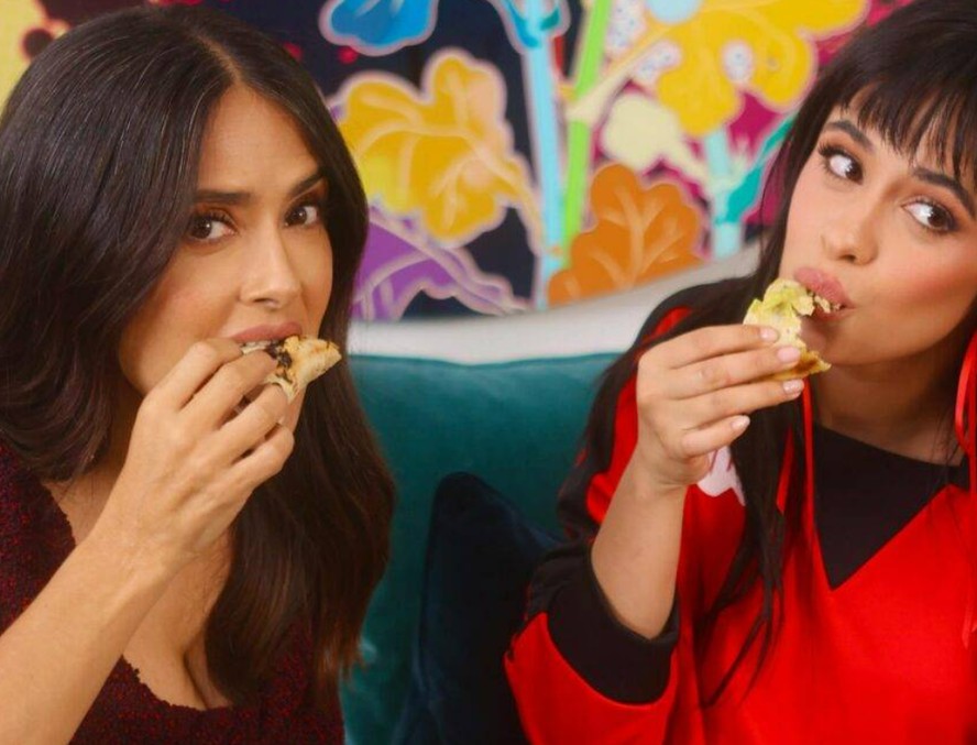 Salma Hayek e Camila Cabello celebram o Dia Nacional do Taco(02)