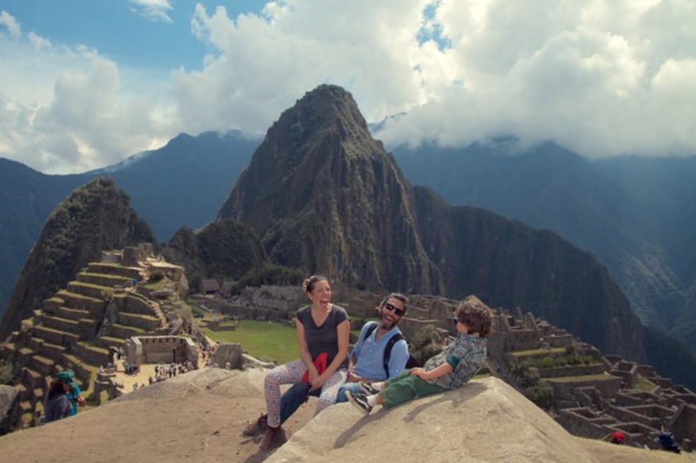 Cris, Caetano e Marcão em Machu Picchu, Peru (Foto: Marcos Gadaian) — Foto: Glamour