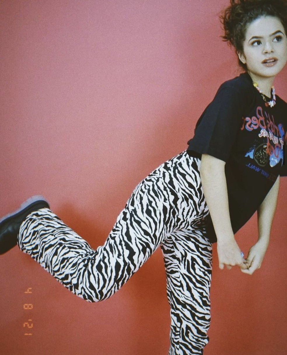 Looks com estampa de zebra e vaquinha são tendência nas redes sociais (Foto: @maisa) — Foto: Glamour