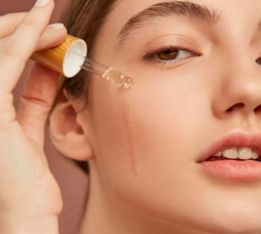 Os melhores ácidos para eliminar as manchas de acne e conquistar uma pele mais radiante