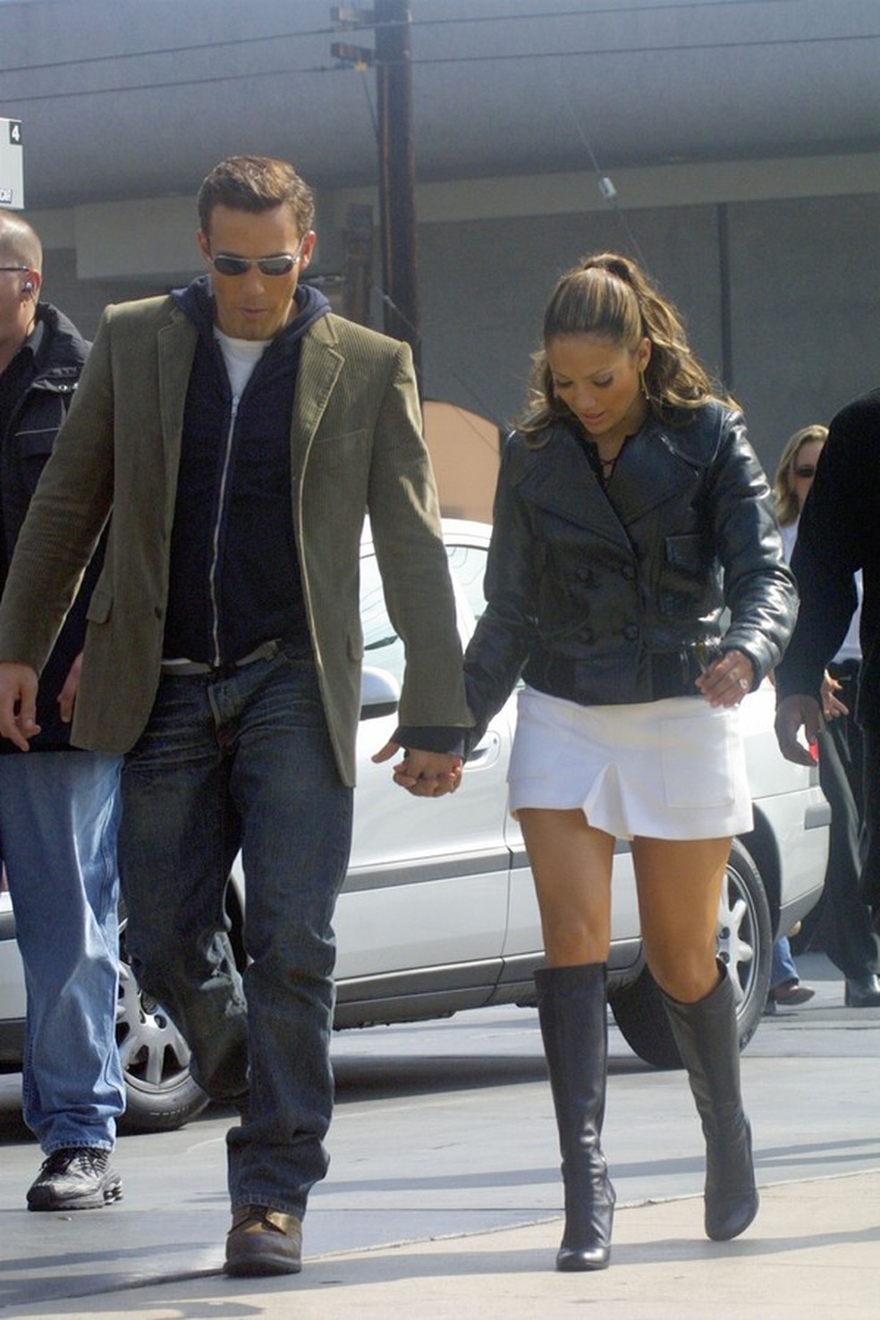 Os looks usados por Jennifer Lopez e Ben Affleck nos anos 2000 (Foto: Getty Images) — Foto: Glamour