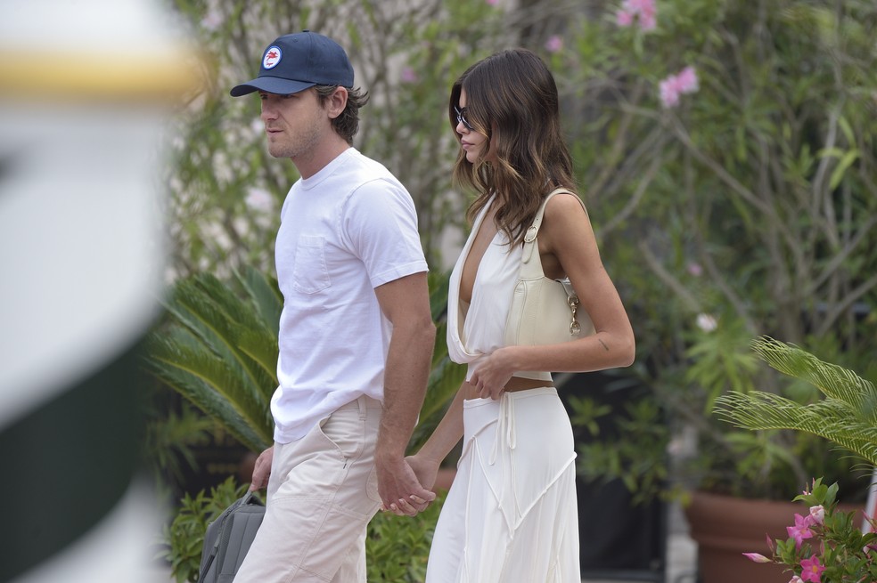 Lewis Pullman e Kaia Gerber — Foto: Getty Images