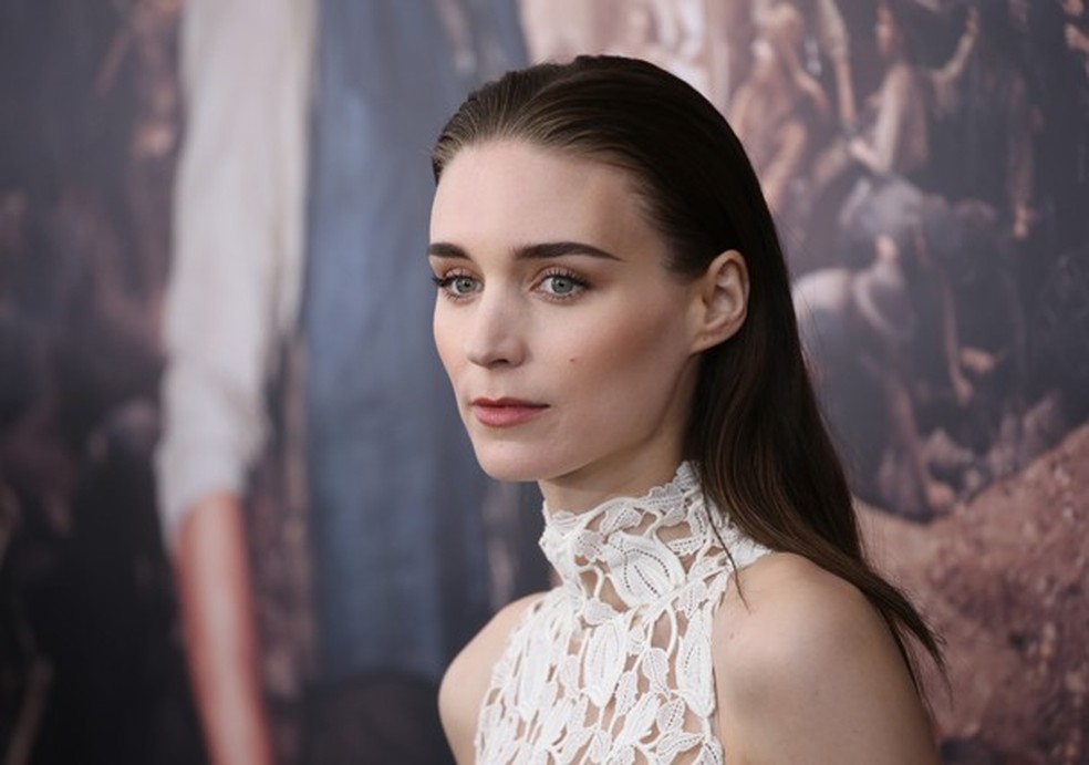 Rooney Mara usa slicked back hair (Foto: Getty Images) — Foto: Glamour