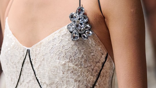 Broches mil: acessório se torna item essencial no closet da fashionista