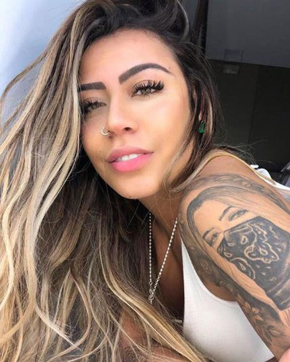 Rafaella Mostra Tatuagem Com O Seu Próprio Rosto Em Selfie No Instagram