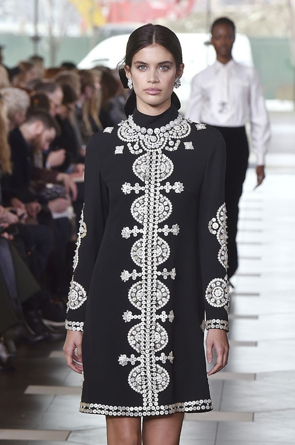 Tory Burch inverno 2017 (Foto: Catwalking/Getty Images) — Foto: Glamour