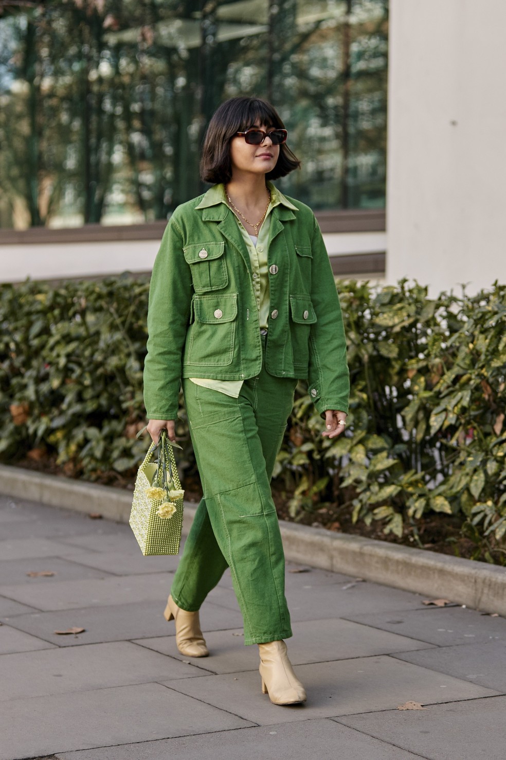 Look monocromático para o inverno (Foto: Imaxtree) — Foto: Glamour