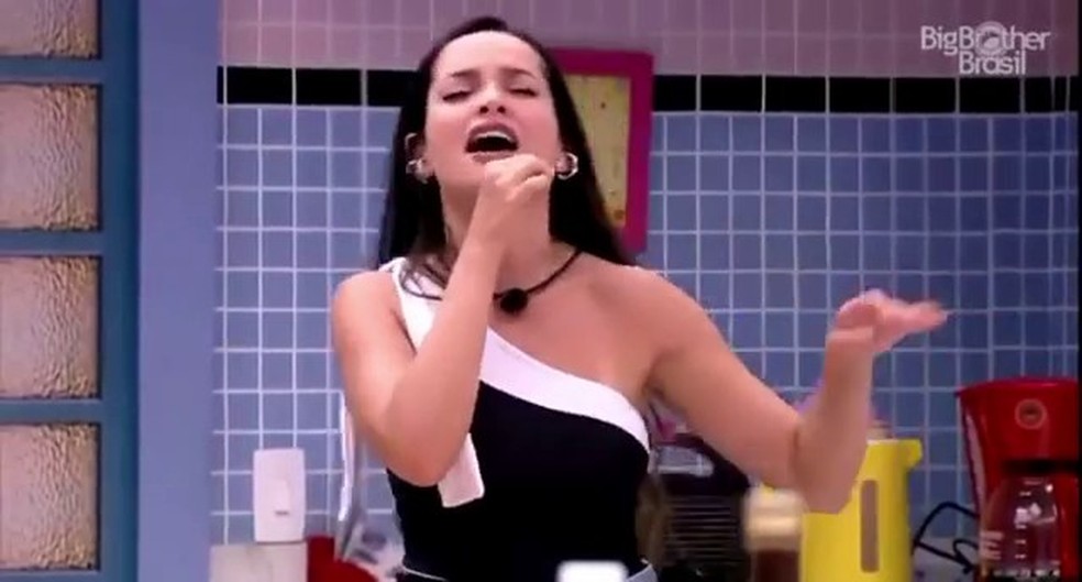 Juliette dá palhinha de hit da Banda Magníficos no BBB21 (Foto: Reprodução/TV Globo) — Foto: Glamour