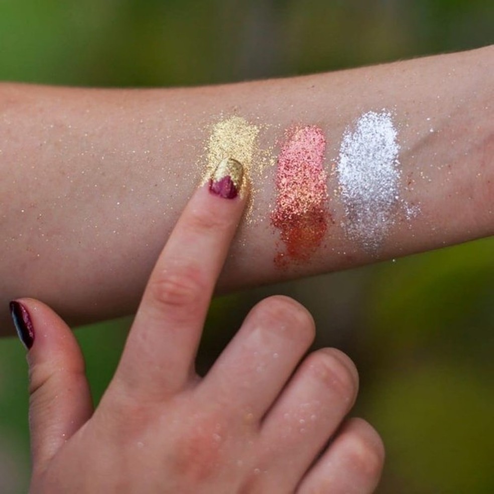 Carnaval: 15 marcas de glitter biodegradável para você brilhar (Foto: Reprodução Instagram) — Foto: Glamour