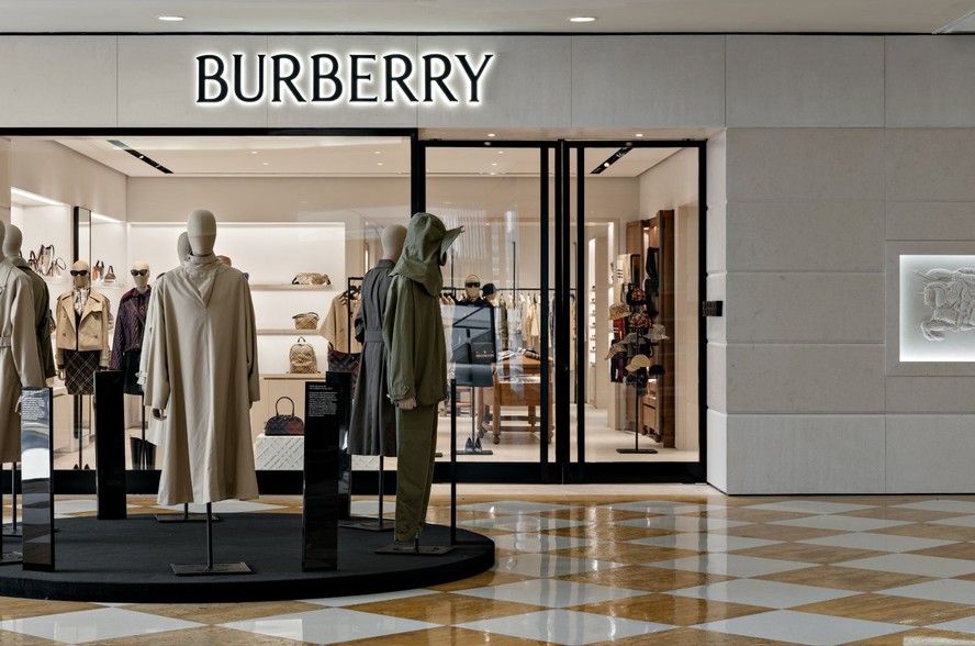 Burberry reinaugura no shopping Iguatemi
