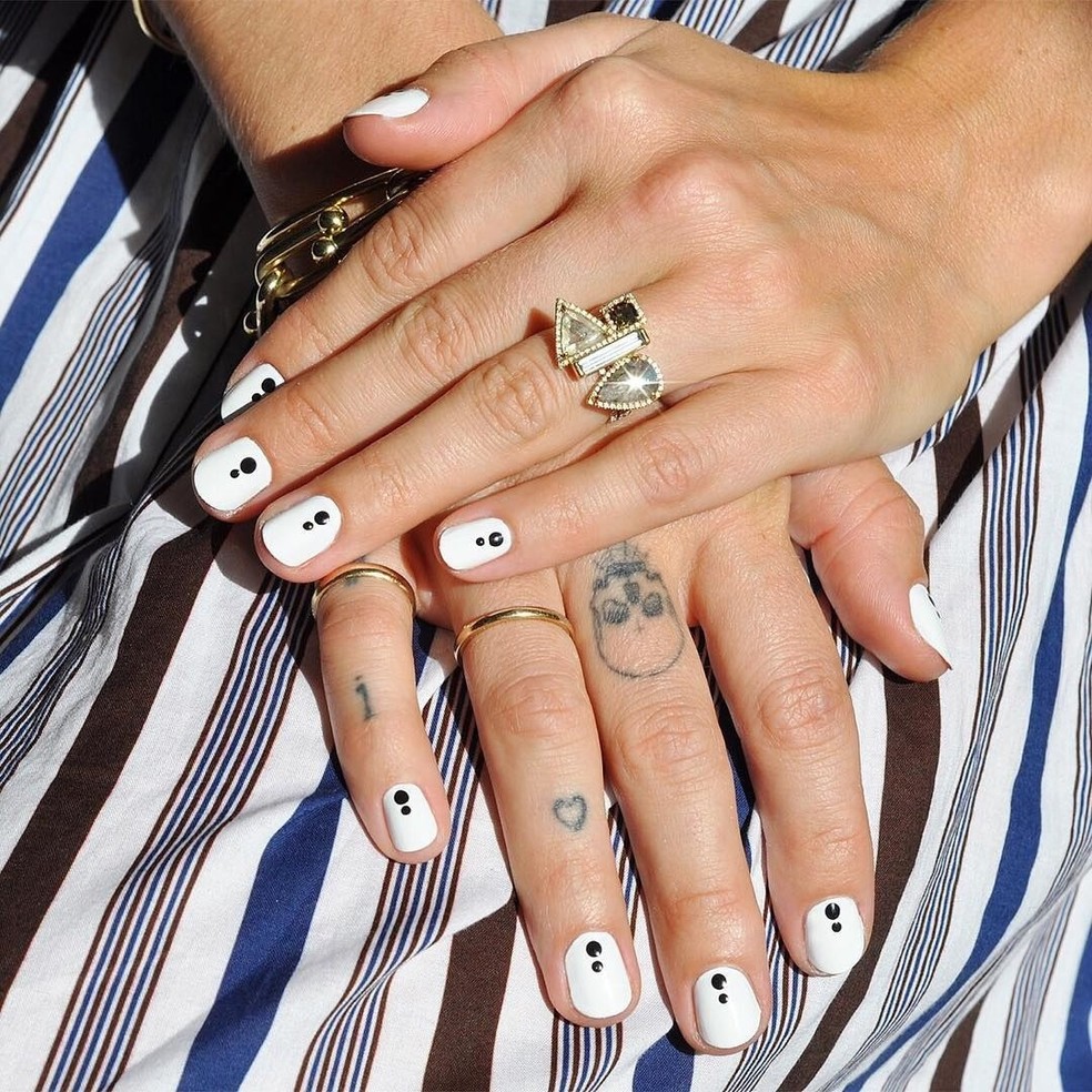 Nail art perfeitas para complementar o look de Halloween (Foto: @paintboxnails) — Foto: Glamour