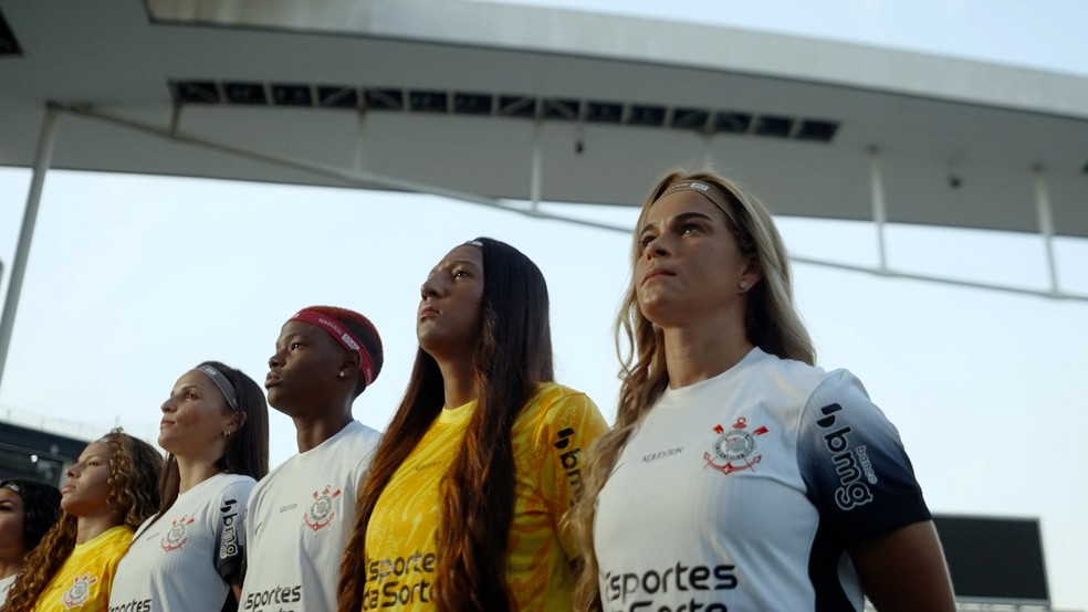 As diferentes tonalidades que coloriram o time feminino do Corinthians — Foto: Divulgação