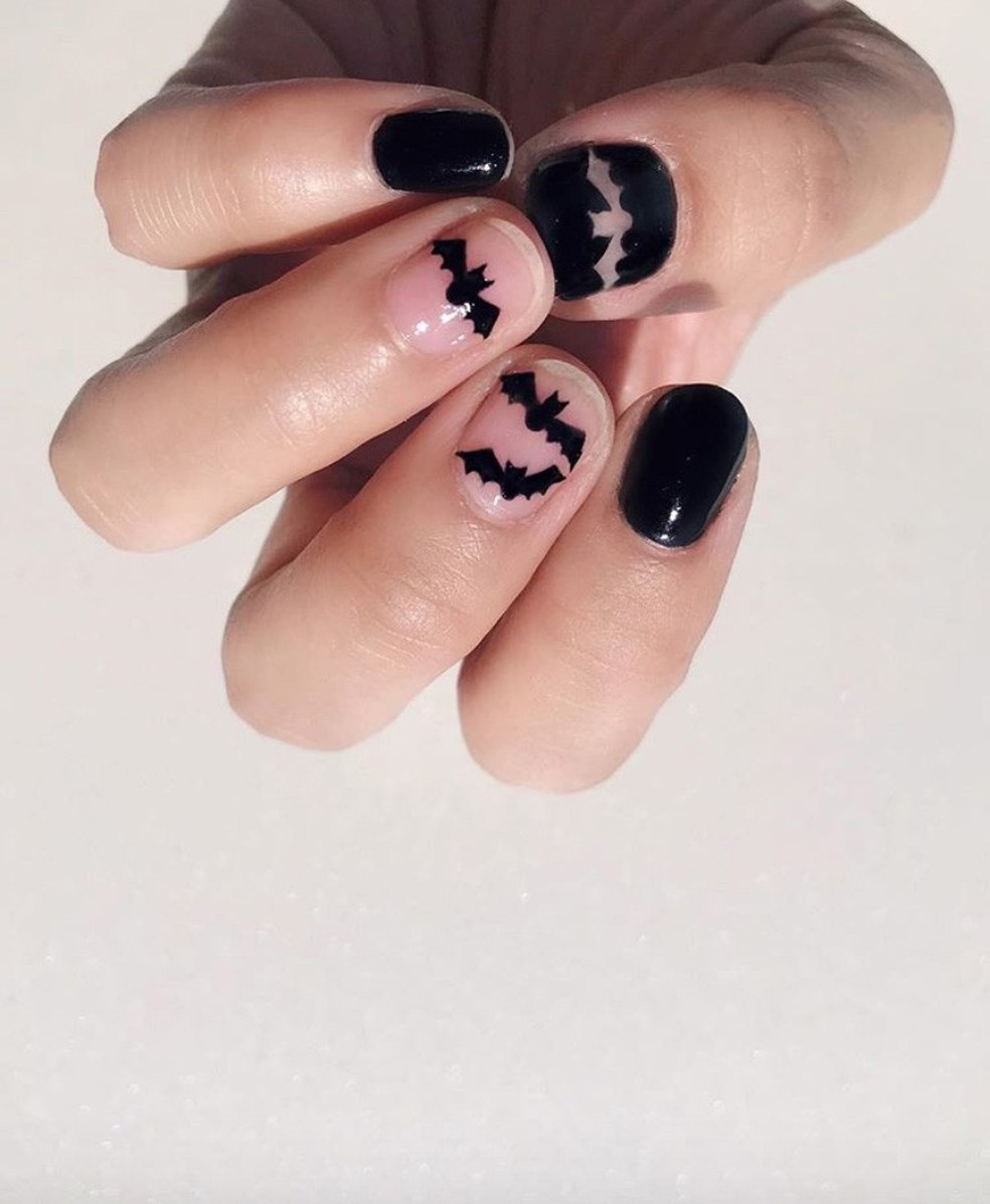 Nail art perfeitas para complementar o look de Halloween (Foto: @thehangedit) — Foto: Glamour