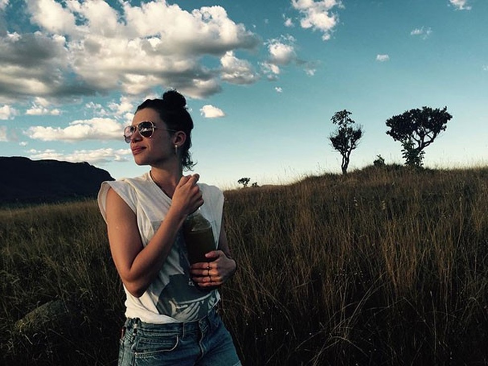 Bruna Linzmeyer Curte Visual Deslumbrante De Biquíni Na Chapada Dos Veadeiros