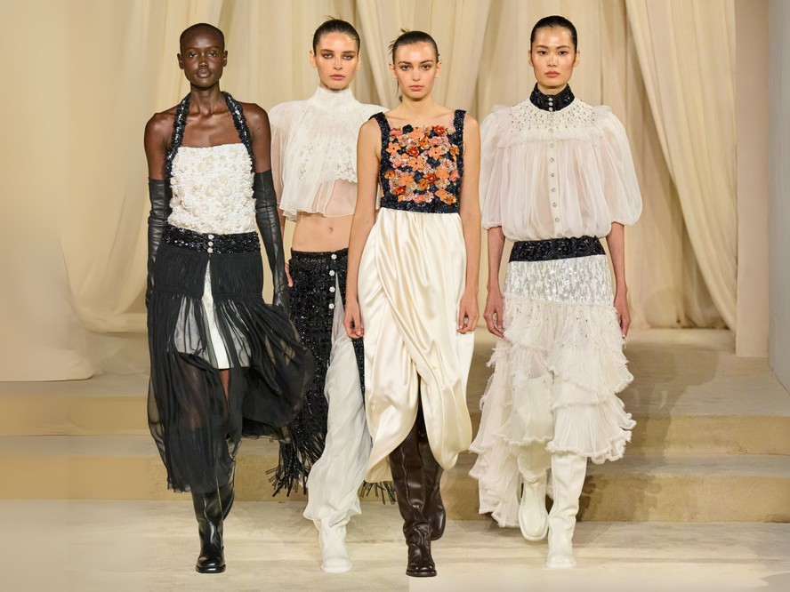 8 jeitos de usar saia no inverno, segundo a Chanel