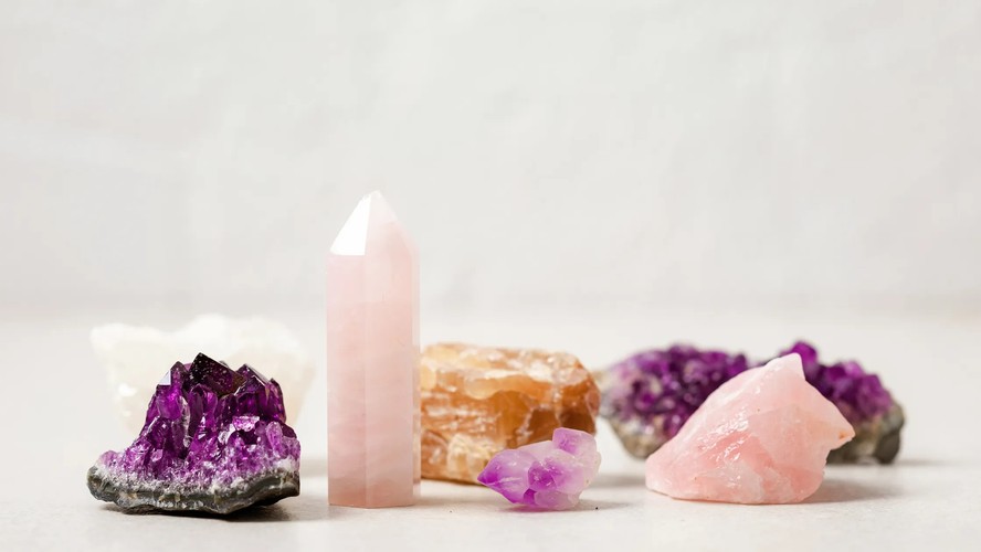 Significado das pedras preciosas: encontre a joia perfeita para o look de  fim de ano! - Revista Marie Claire