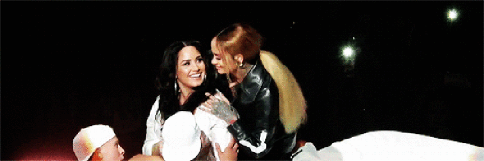 Demi Lovato e Kehlani durante a Tour Tell Me You Love Me (Foto: Reprodução) — Foto: Glamour