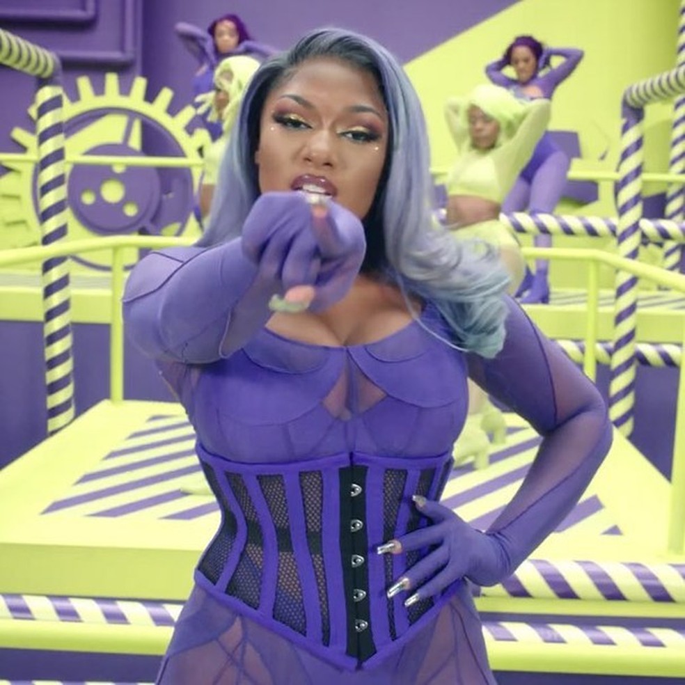 Cardi B e Megan Thee Stalion (Foto: Reprodução/ Youtube) — Foto: Glamour