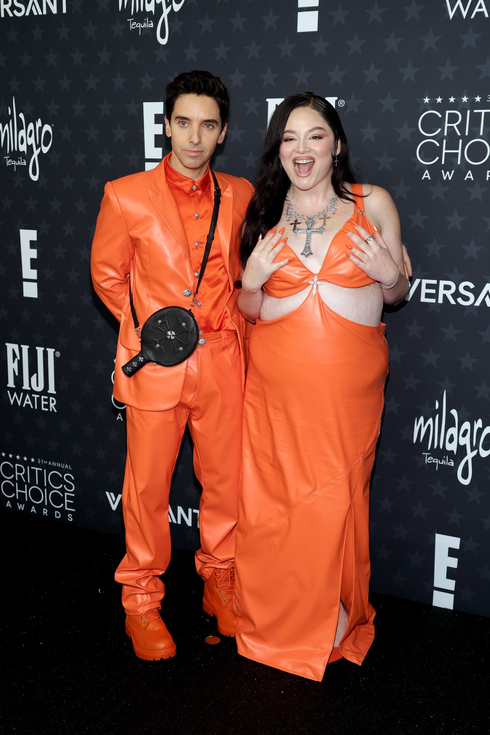 Paul W. Downs e Megan Stalter — Foto: Getty Images