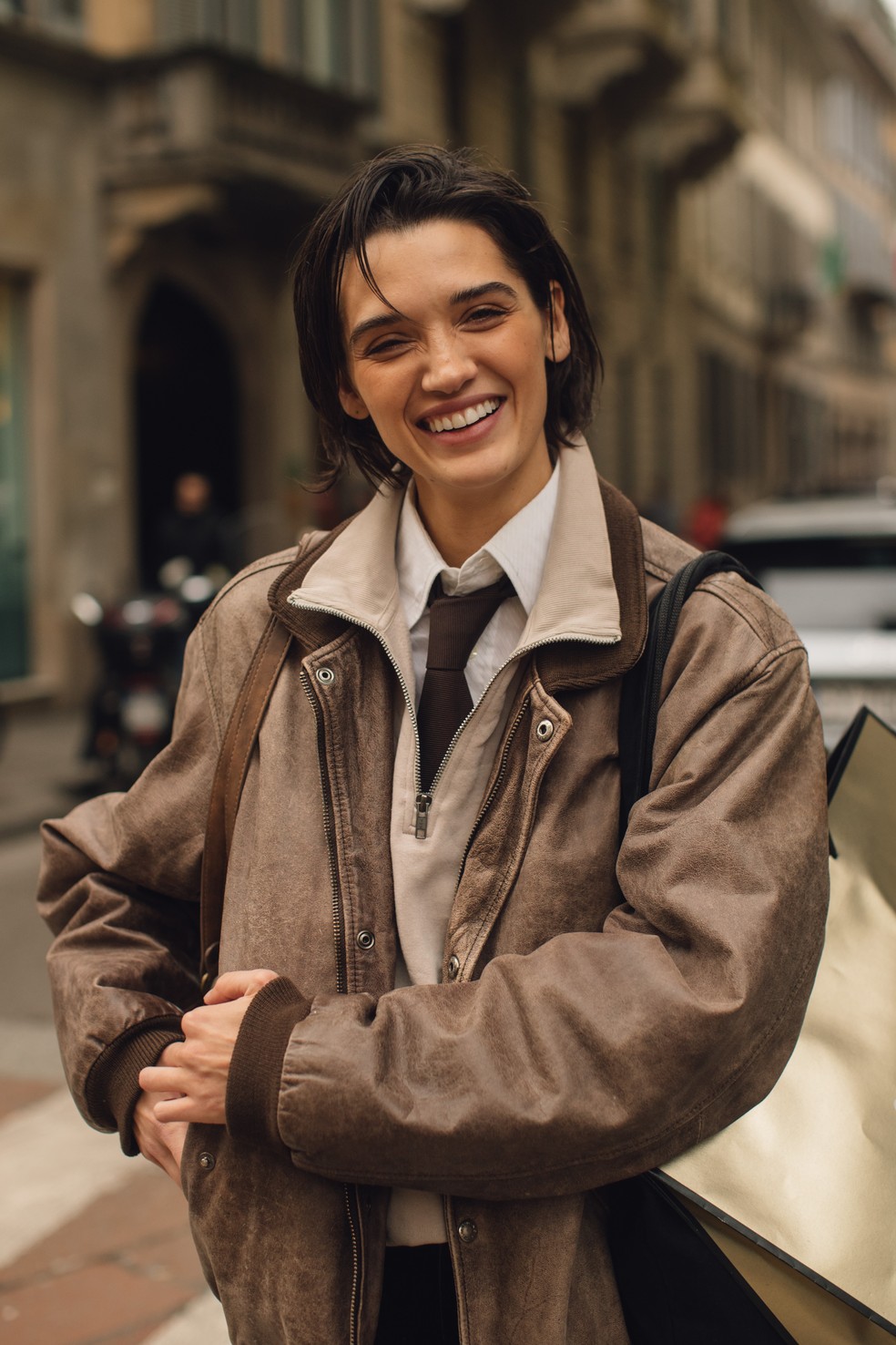 Gravata, cor da estação e mais tendências de moda em alta nas ruas de Milão e Paris — Foto: Launchmetrics Spotlight