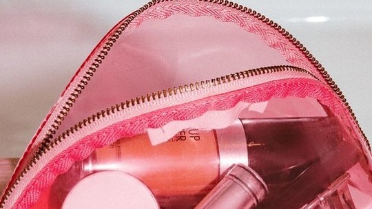 6 produtos de skincare para um nécessaire mais sustentável em 2024 