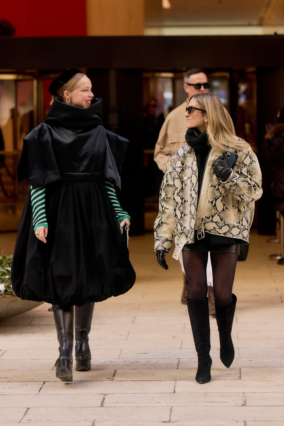 NYFW: estampa de cobra no street style da temporada — Foto: Spotlight Launchmetrics