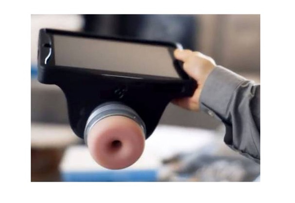 Olha que 'prático' essa Fleshlight pra iPad. Ui! (Foto: Divulgação) — Foto: Glamour