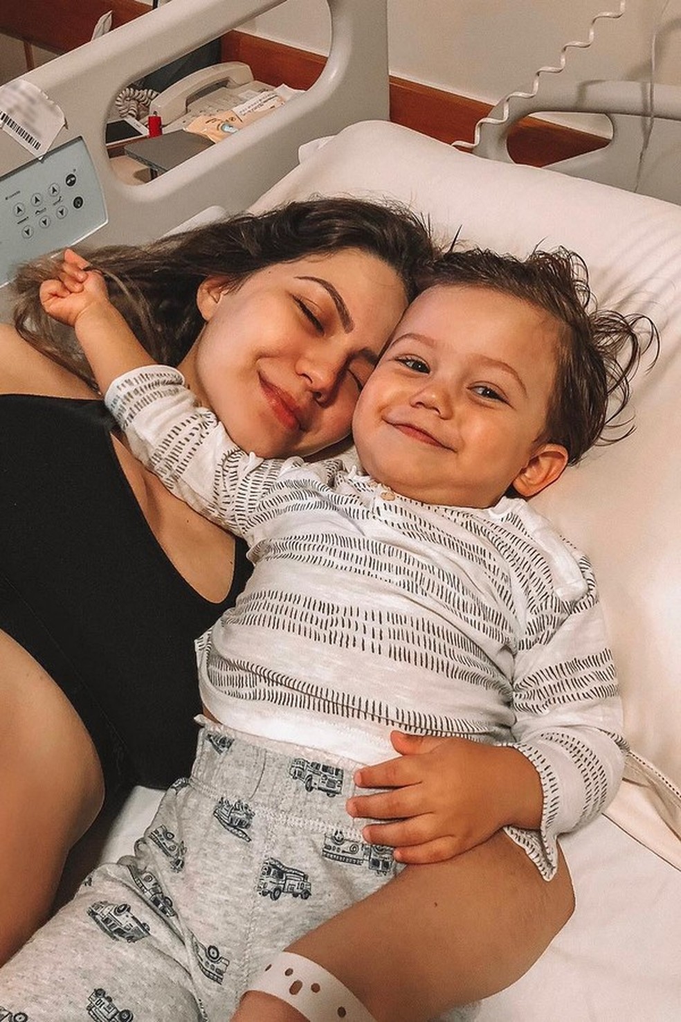 Sarah e o filho José (Foto: Instagram/Reprodução) — Foto: Glamour