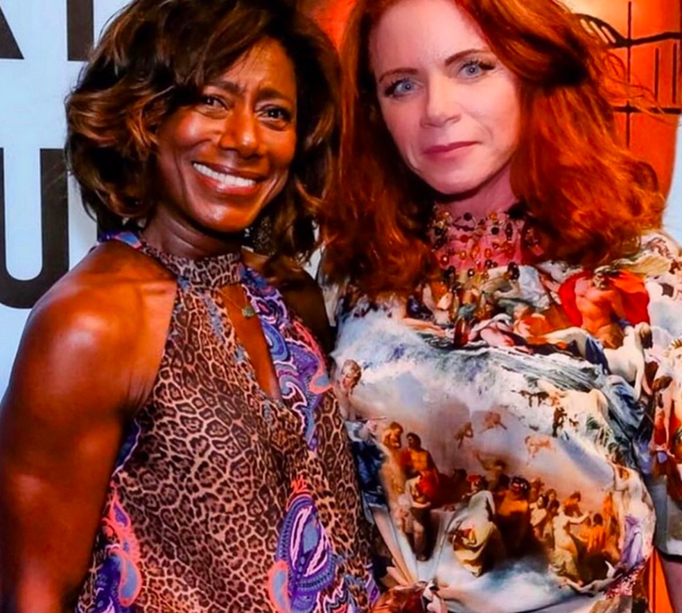 Leilane Neubarth fala sobre Gloria — Foto: Reprodução/Instagram