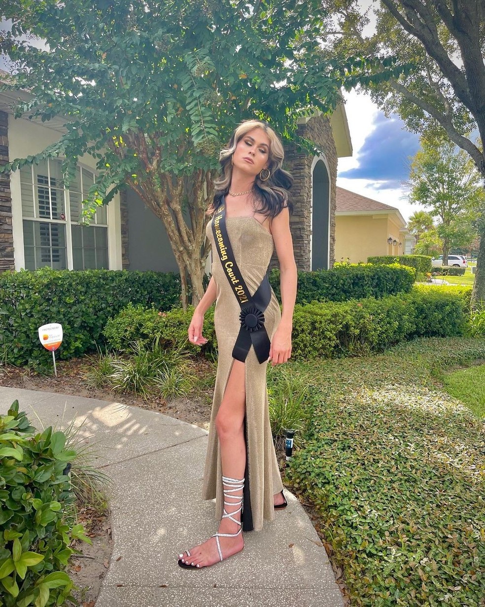 Jovem trans é eleita rainha do baile 'Me sinto parte da comunidade e