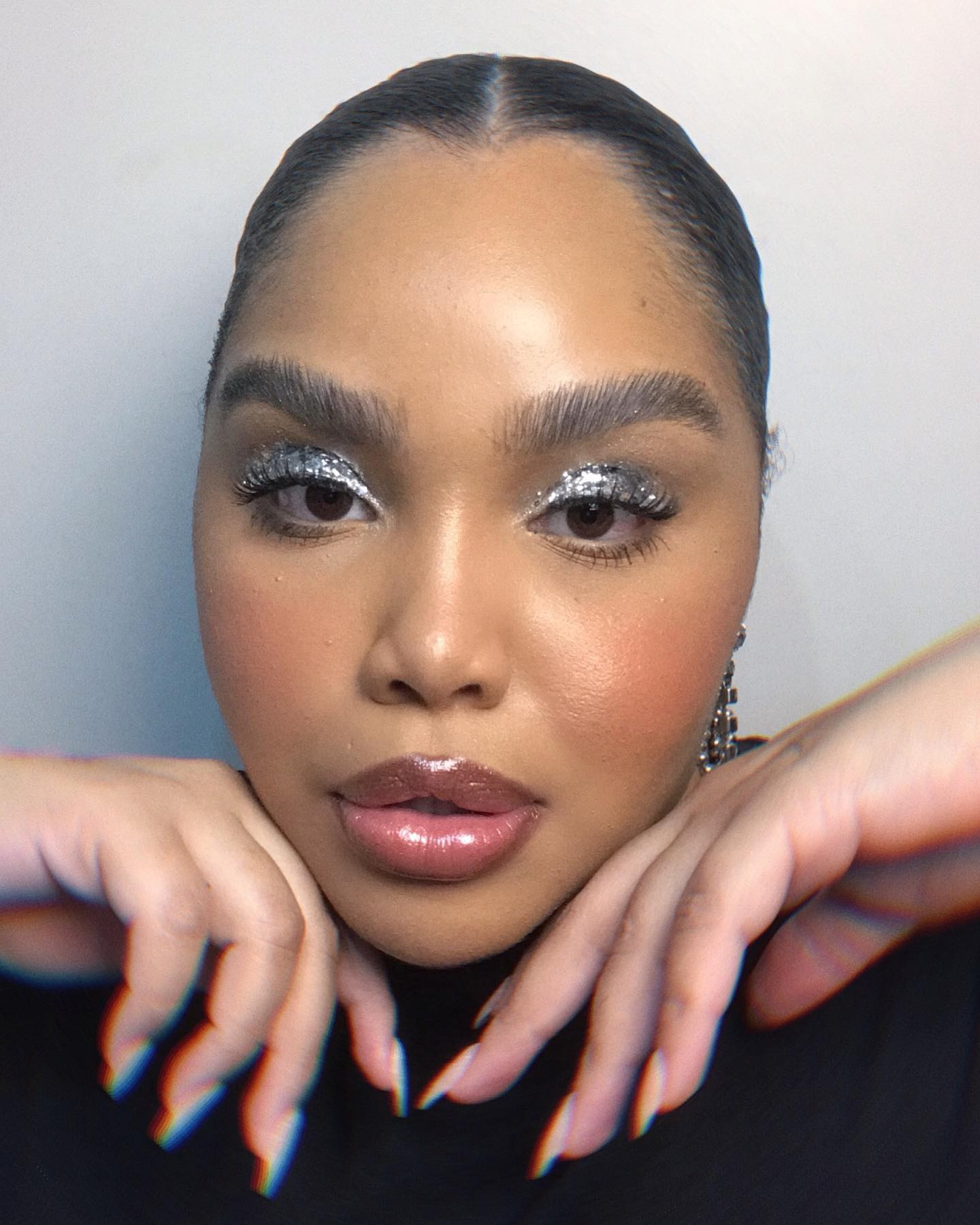 Maquiagem com glitter — Foto: Instagram @angelic4silva