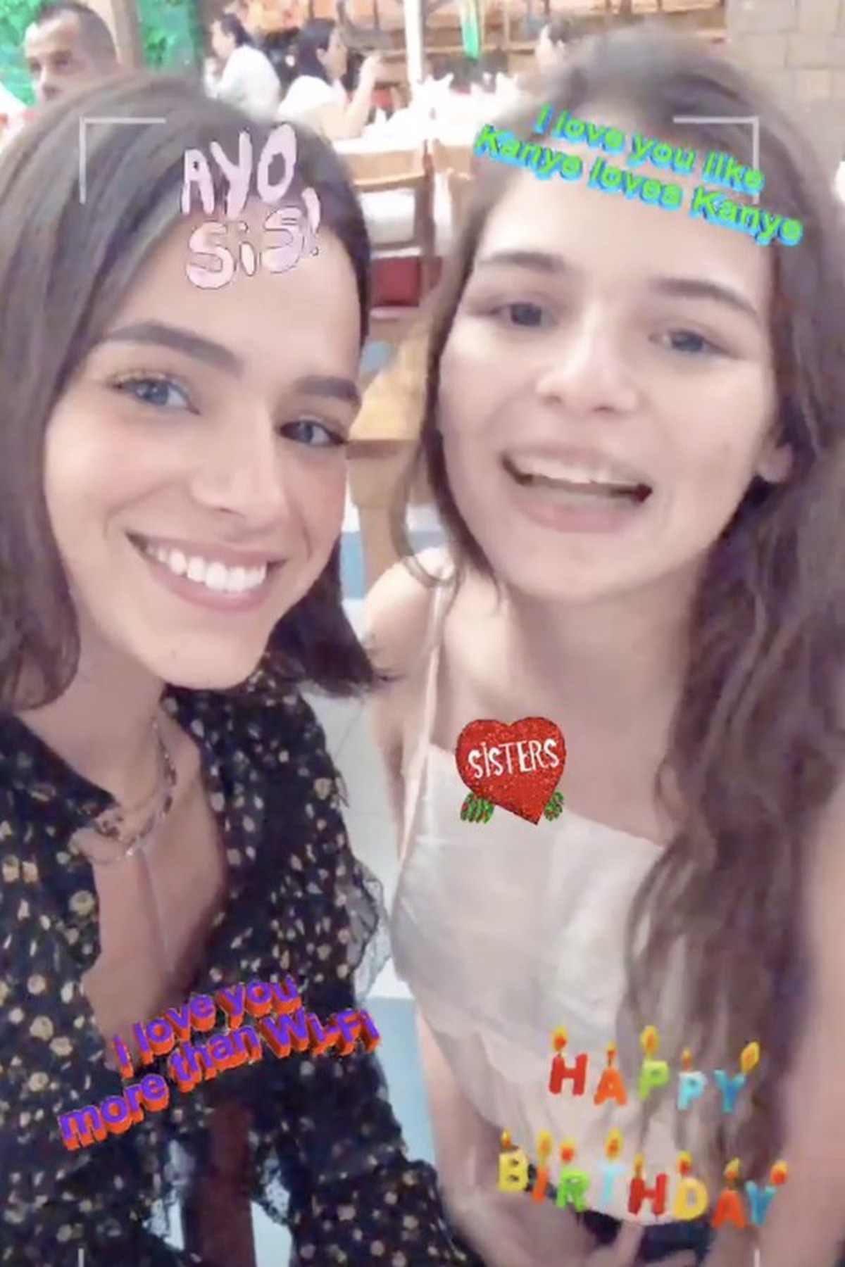 Bruna Marquezine comemora o aniversário da irmã, Luana
