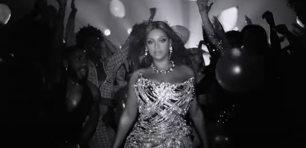Beyoncé usa anel de diamante de mais de 2 milhões dólares e colar de ...