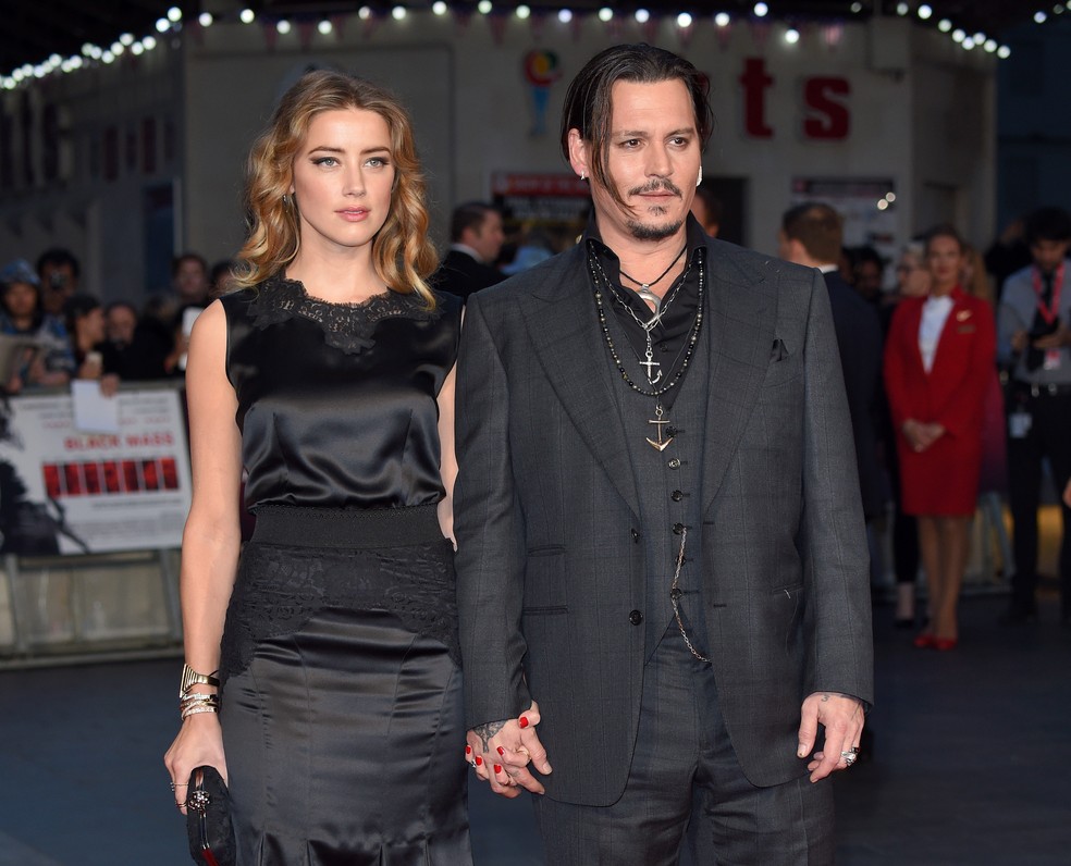 Amber Heard e Johnny Depp em 2015, ano em que se casaram — Foto: Getty Images