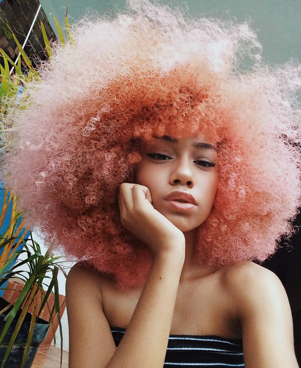 Peach Fuzz no cabelo — Foto: glamour