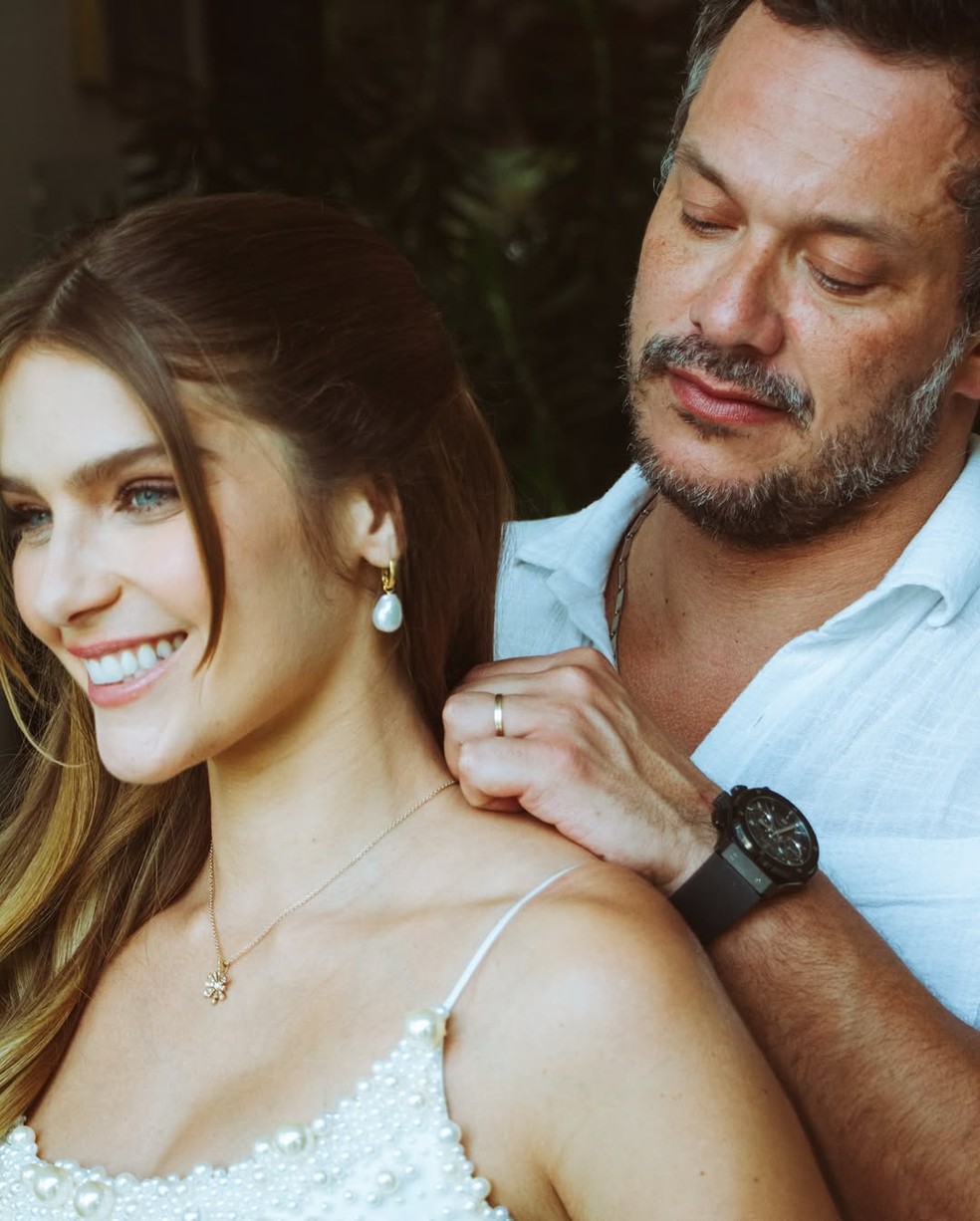 Isabella Santoni comemora um ano de casamento com Henrique Blecher — Foto: Reprodução/Instagram