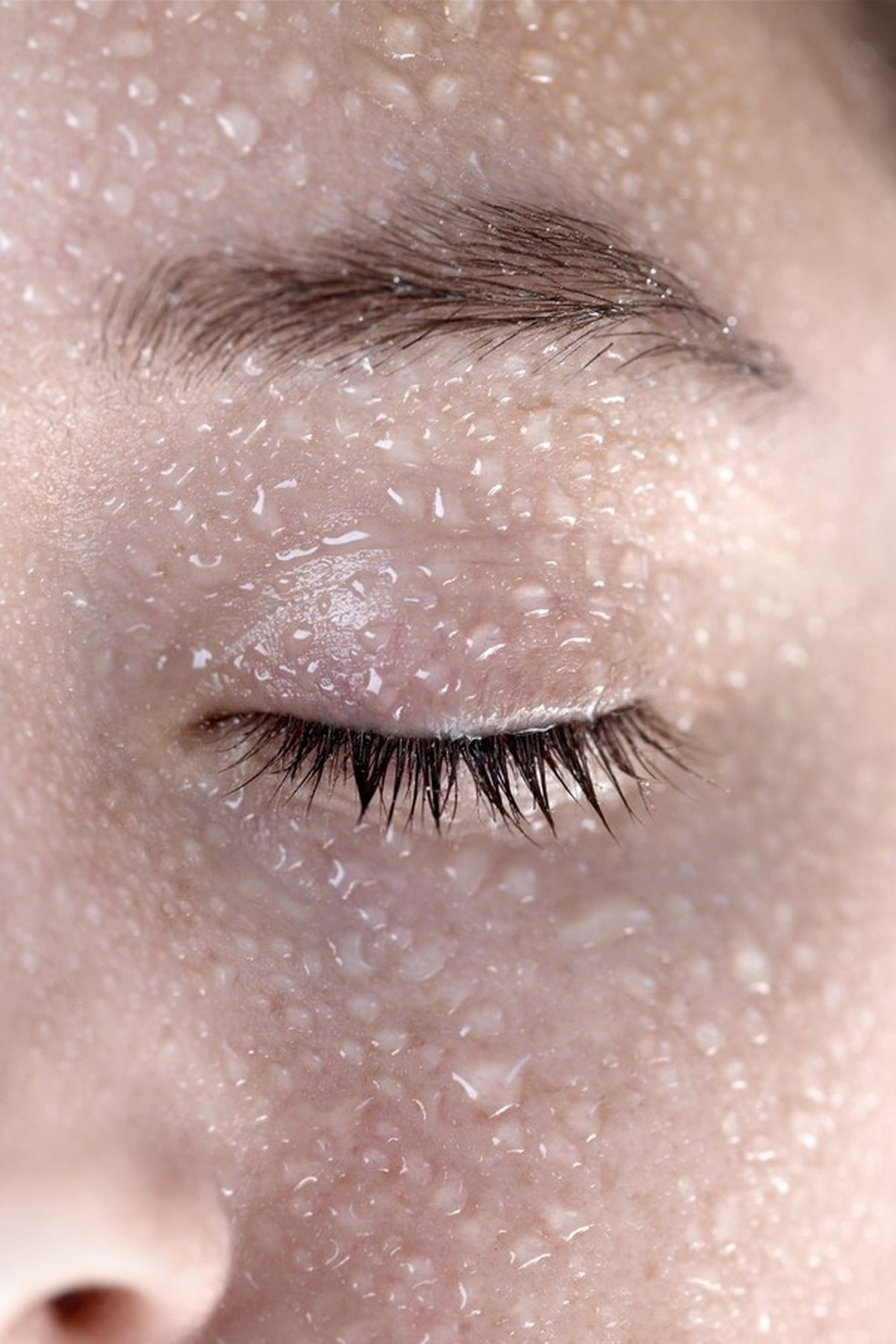 Como a água pode ser sua aliada na beleza (Foto: Getty Images) — Foto: Glamour