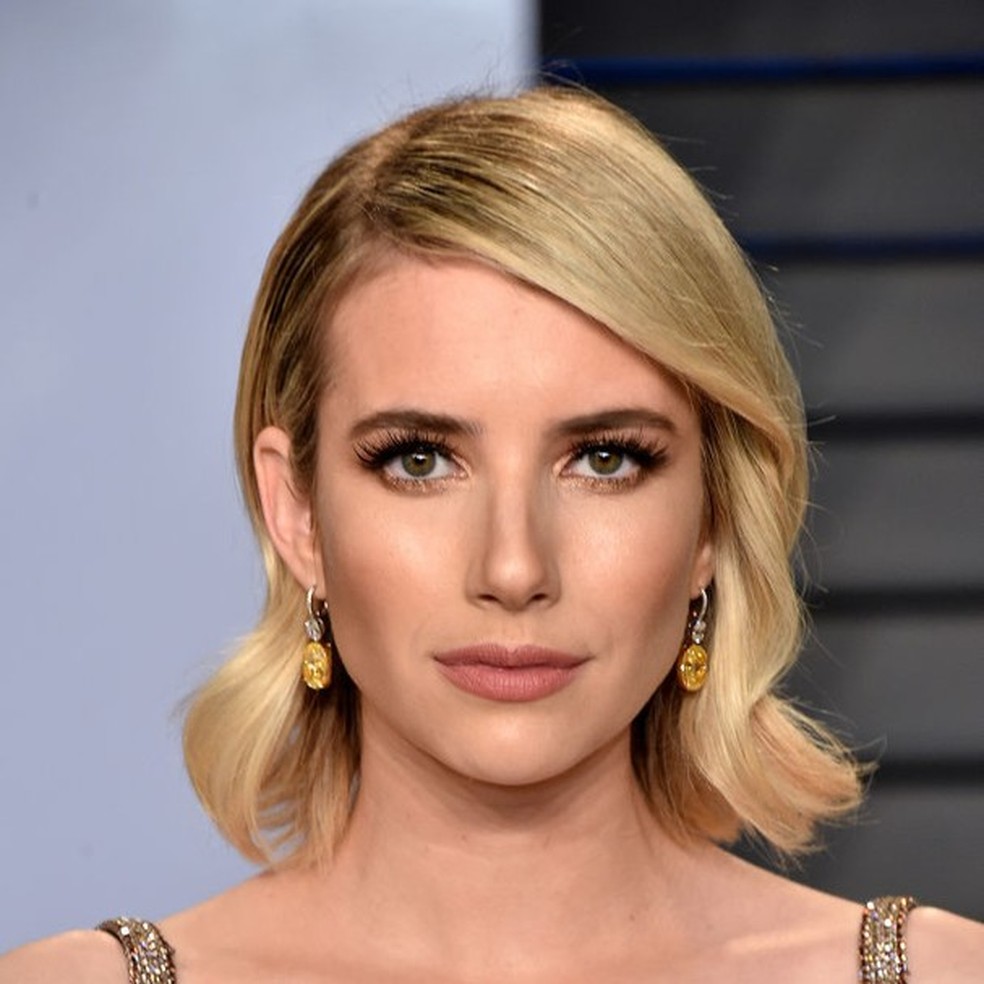 Franja lateral angulada: boa para rostos alongados (Foto: Getty Images) — Foto: Glamour