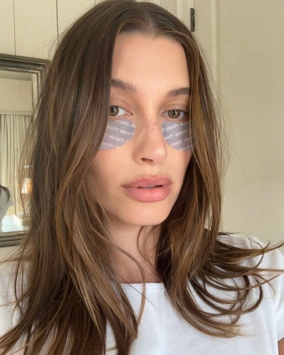 Os eye patches são os novos objetos de desejo e símbolo de status da beleza — Foto: @rhode