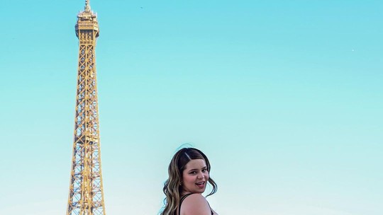 Viih Tube mostra look fashionista de viagem a Paris