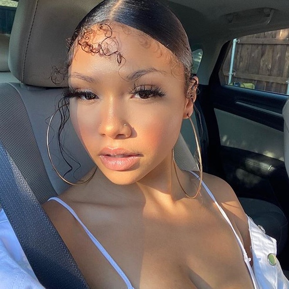 Cabelo curto cacheado: veja como estilizar (Foto: Reprodução / instagram) — Foto: Glamour