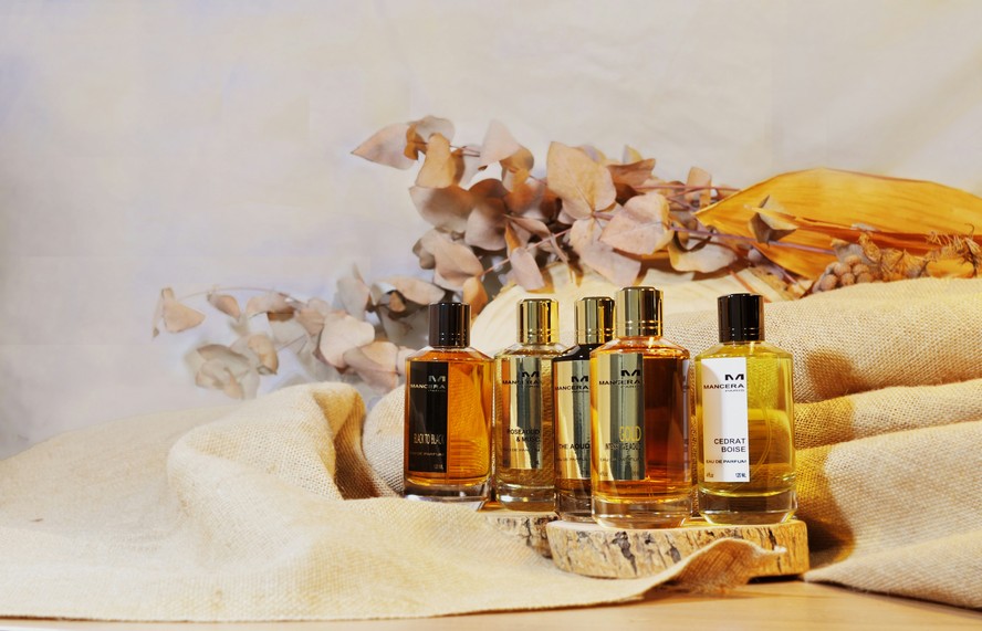 Os perfumes com notas florais que são perfeitos para o calor e estão em promoção