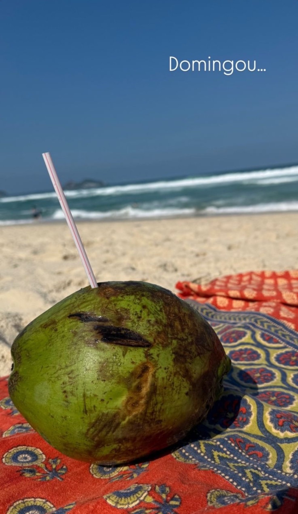 Deborah Secco renova bronzeado em dia de Sol no RJ — Foto: Reprodução/Instagram