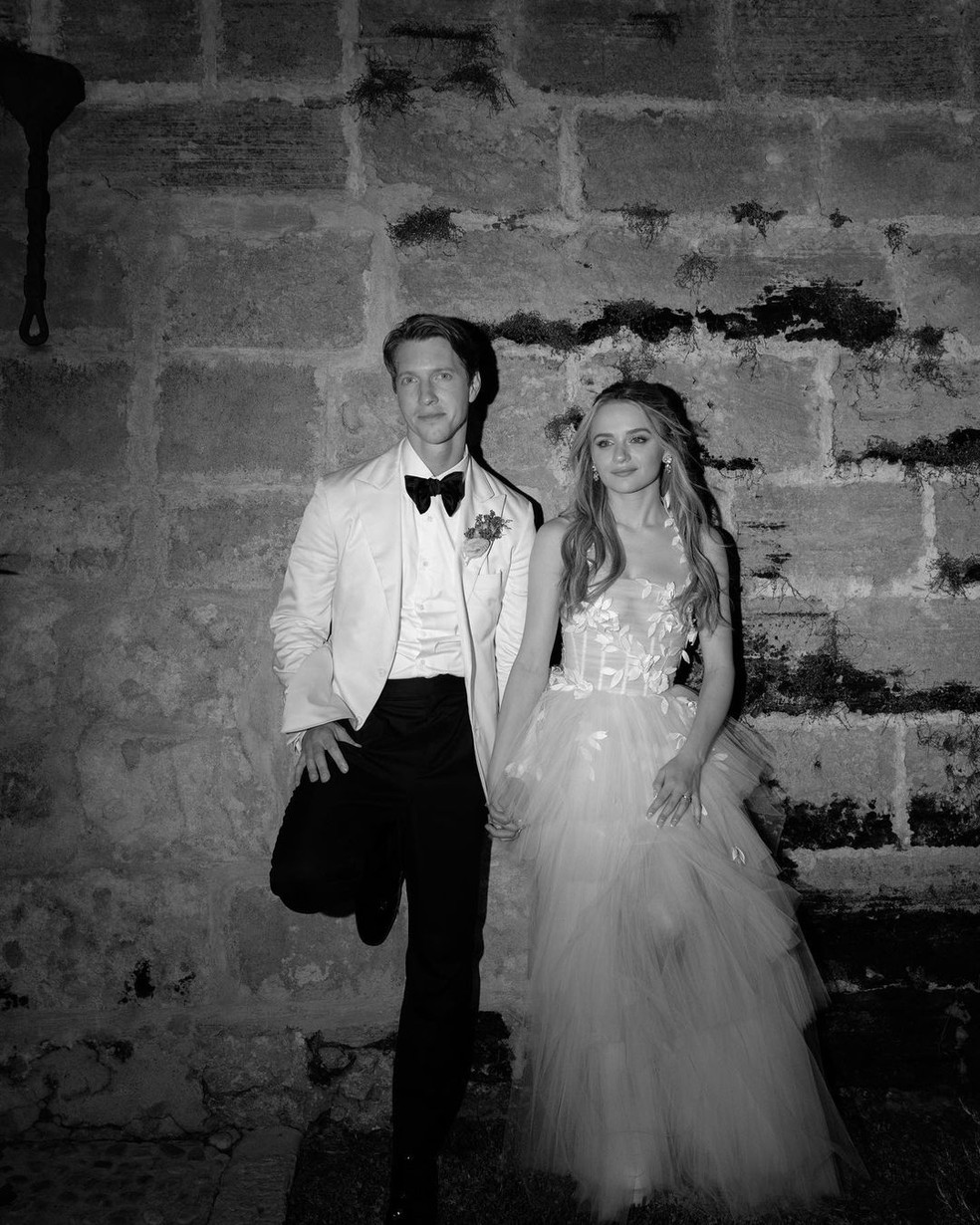 Por dentro do casamento de Joey King e Steven Piet, em Maiorca, na Espanha — Foto: glamour