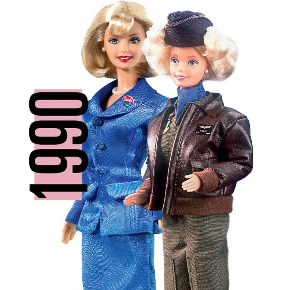 Barbie presidente (1992) e Barbie pilota (1991) (Foto: Getty Images) — Foto: Glamour