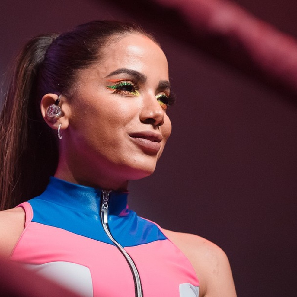5 maquiagens de Anitta para se inspirar no Carnaval (Foto: Reprodução Instagram ) — Foto: Glamour