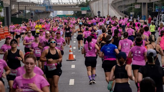 Mulheres dizem que ganharam amaciante de roupa como brinde em corrida e desabafam nas redes: "Sem palavras" Mulheres dizem que ganharam amaciante de roupa como brinde em corrida e desabafam nas redes: "Sem palavras"