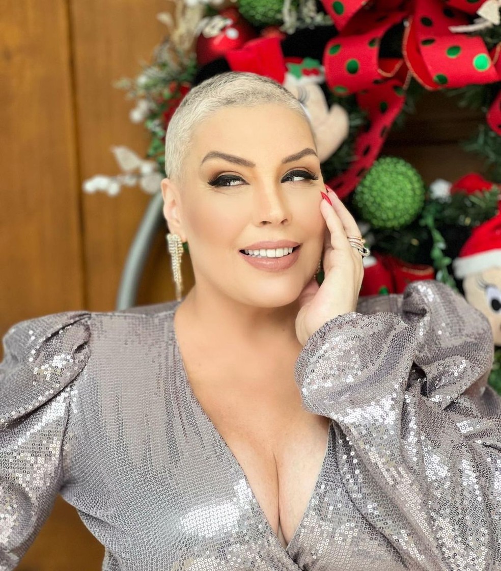 Simony faz ensaio sem lace e encanta web: 'Linda e empoderada com o ...
